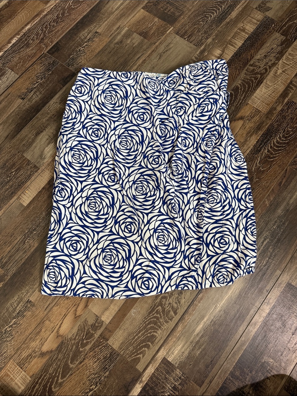 Boden‎ Blue and White Rose-Print Pencil Skirt